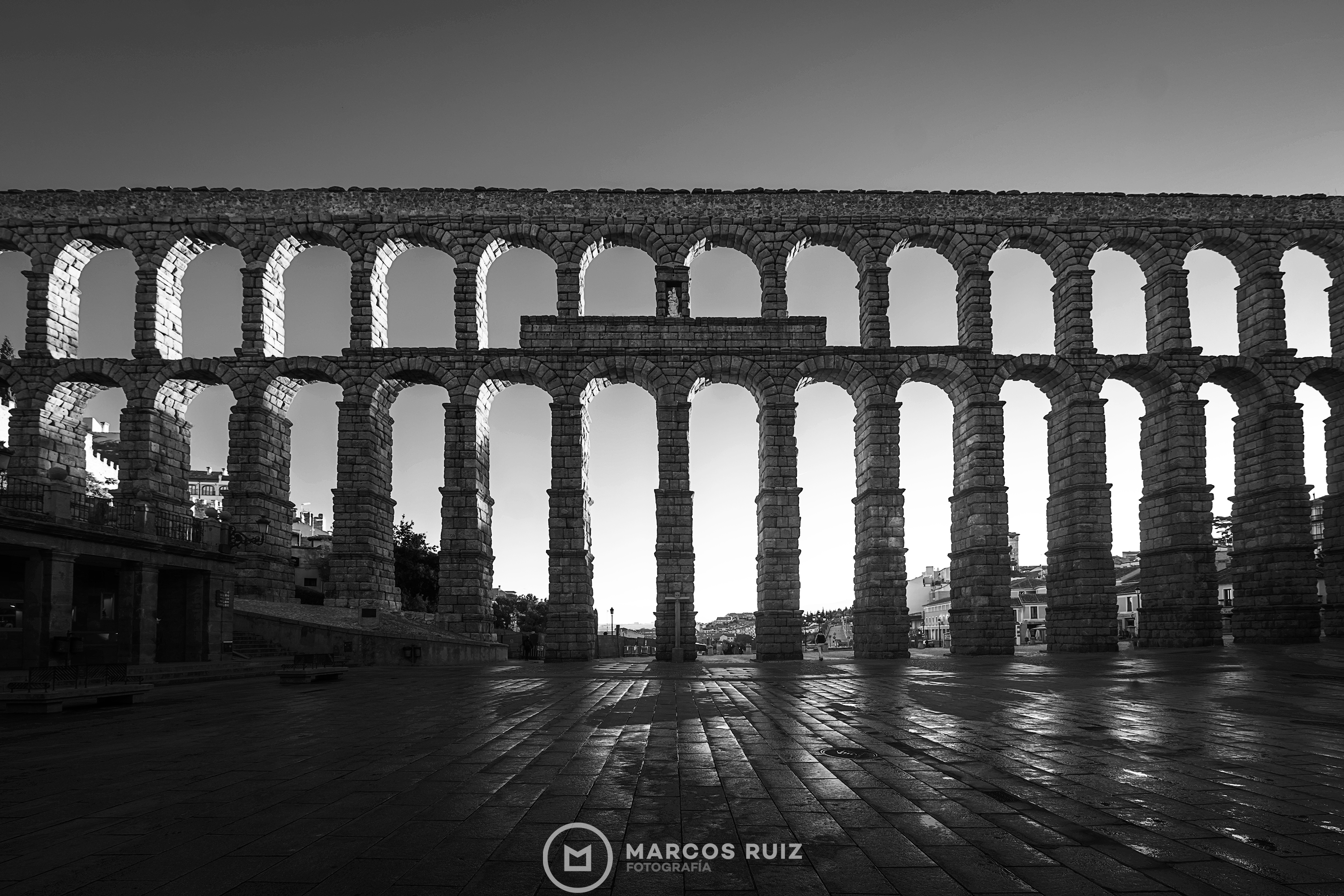 Acueducto de Segovia en blanco y negro